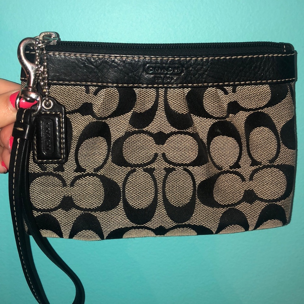 COACH wallet/wristlet in all black